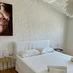 Semesterbostad Boutique Art W9 *