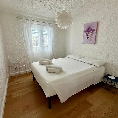 Sea View Boutique Nyaraló Olbia